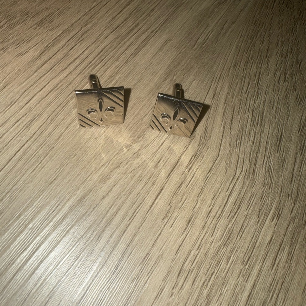 ⭐ Silver Fleur-de-Lis Cufflinks⭐‎